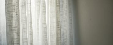 photo of white curtains